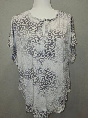 Adora Gray Leopard Ombre Keyhole Tunic Top - Size L